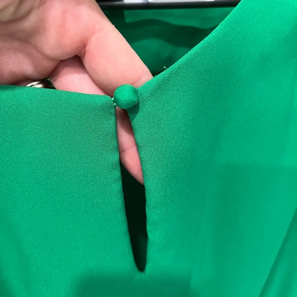 Ann Taylor green ladies blouse/top- size medium - Picture 4 of 6